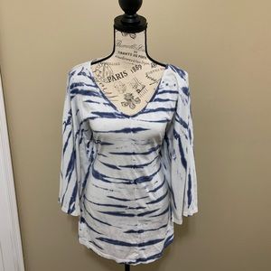 Threads Blue & White Butterfly Sleeve Top Medium